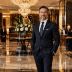 Parcours pour devenir directeur d’hôtel de luxe : étapes réelles, compétences clés, timing réaliste